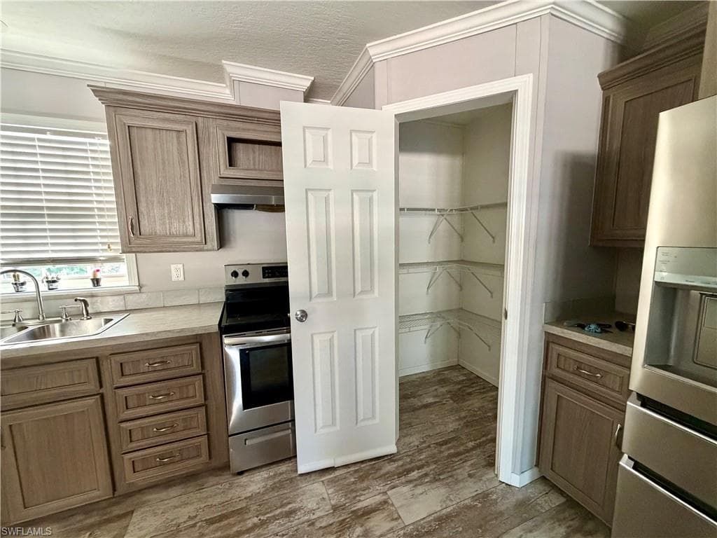 755 Ridgewood DR-8