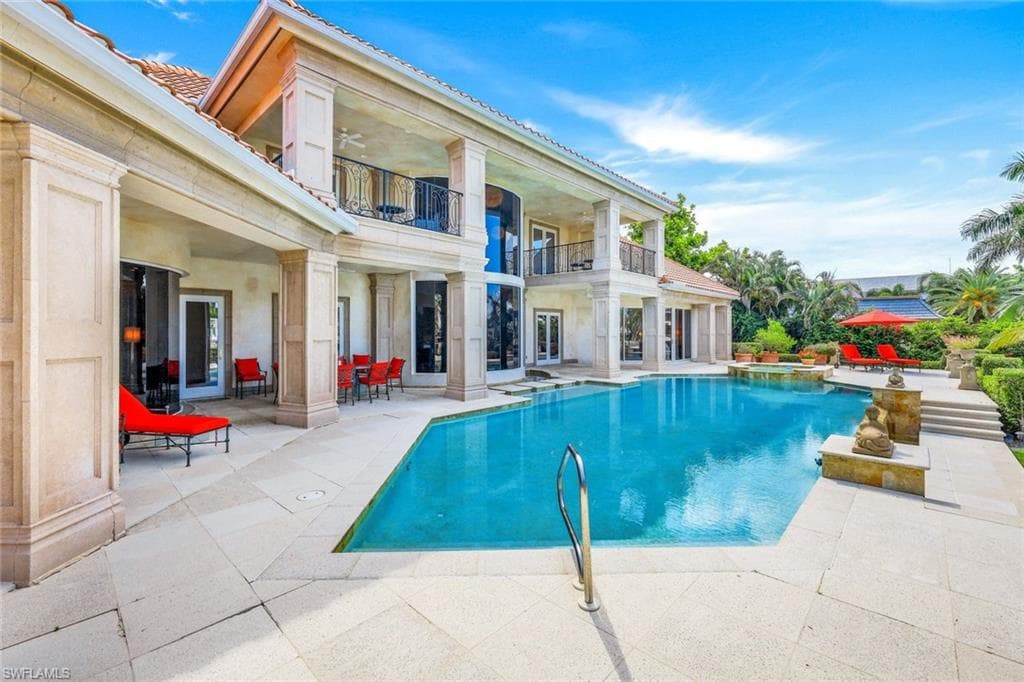 1030 Galleon DR-18