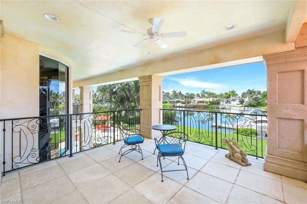 1030 Galleon DR-15