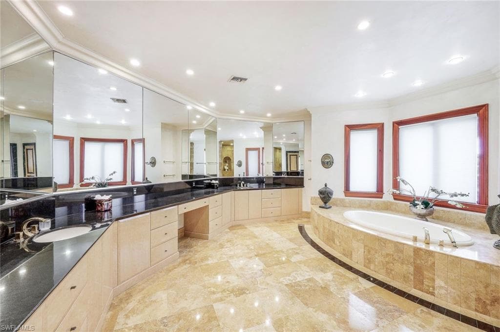 1030 Galleon DR-11