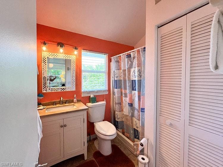 4561 Smugglers DR-28