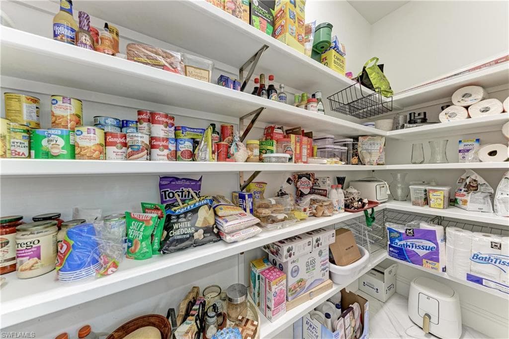 16488 Liggett CIR-28