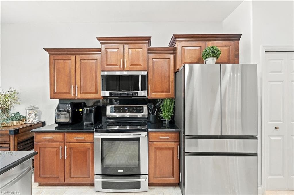 12590 Ivory Stone LOOP-12