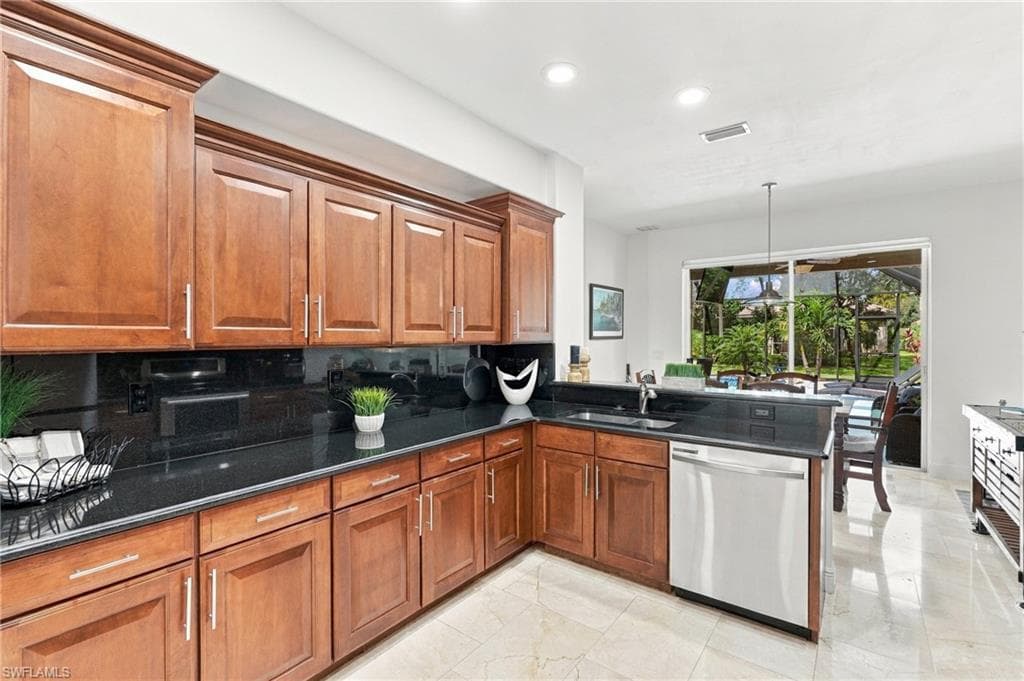 12590 Ivory Stone LOOP-11