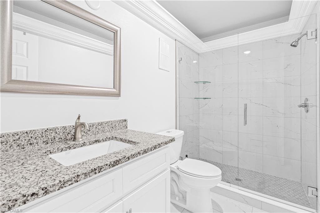 3225 E Riverside DR 34C-5
