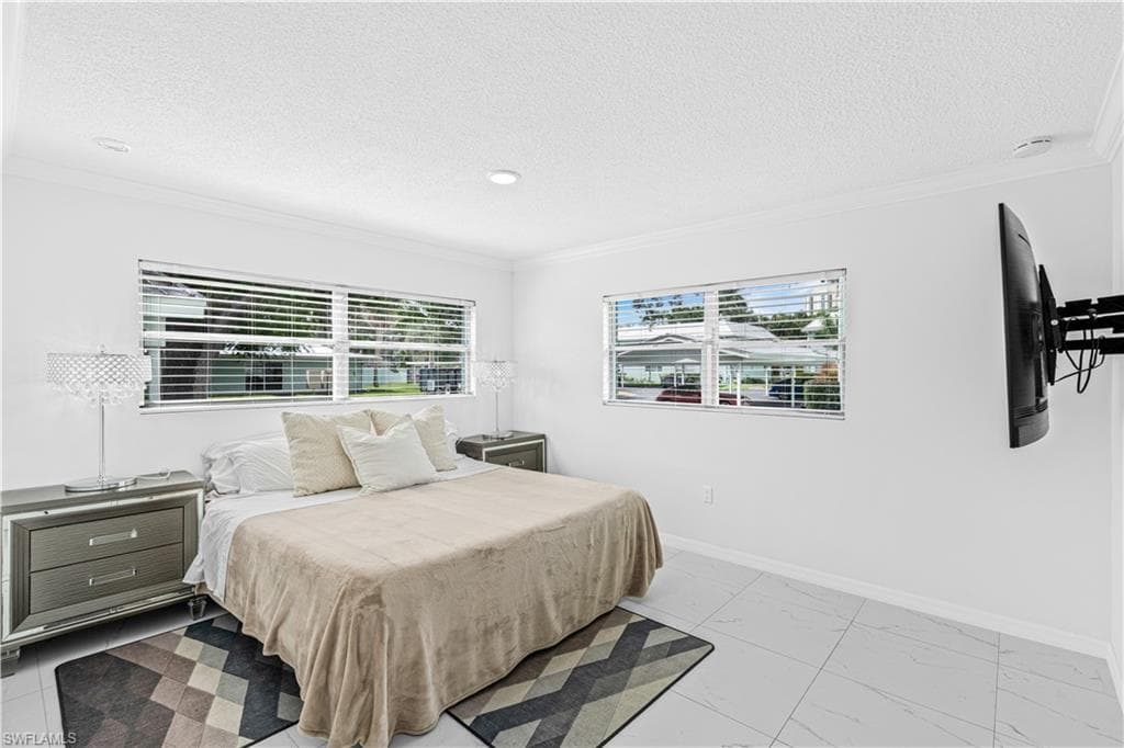 3225 E Riverside DR 34C-4