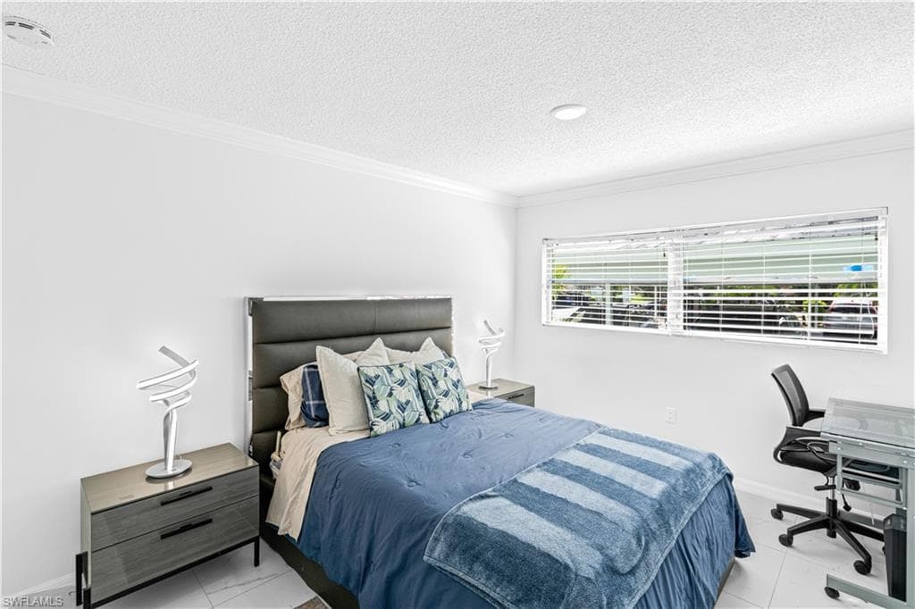 3225 E Riverside DR 34C-7