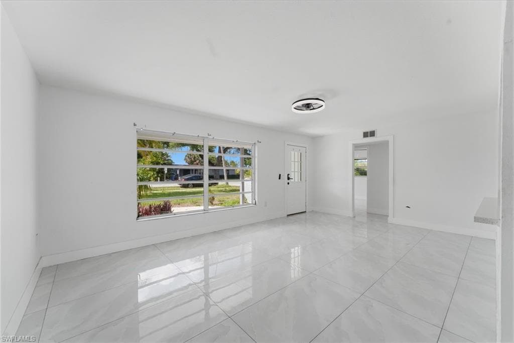 1637 Winkler AVE-5