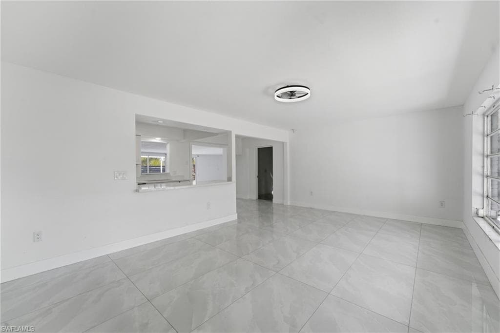 1637 Winkler AVE-4