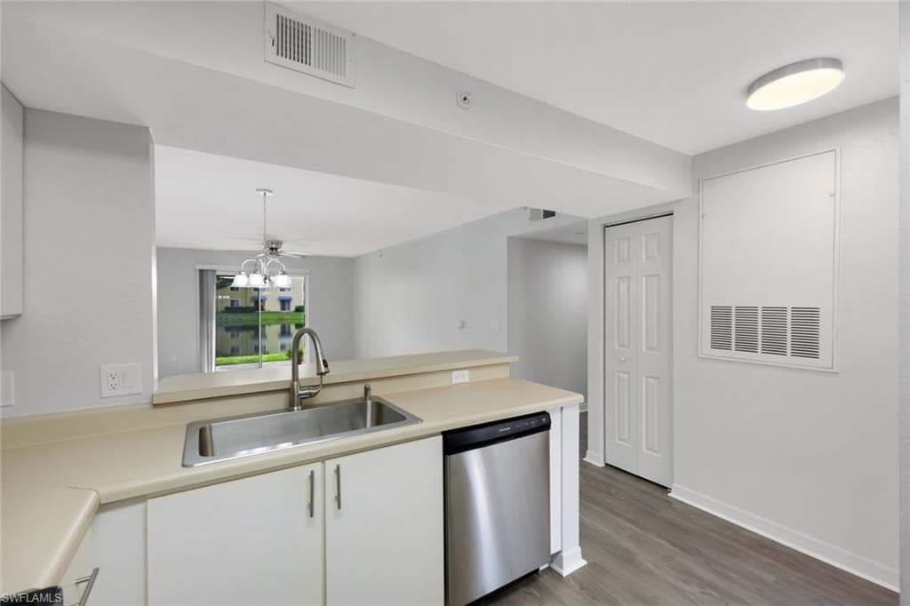8298 Key Royal LN 415-6