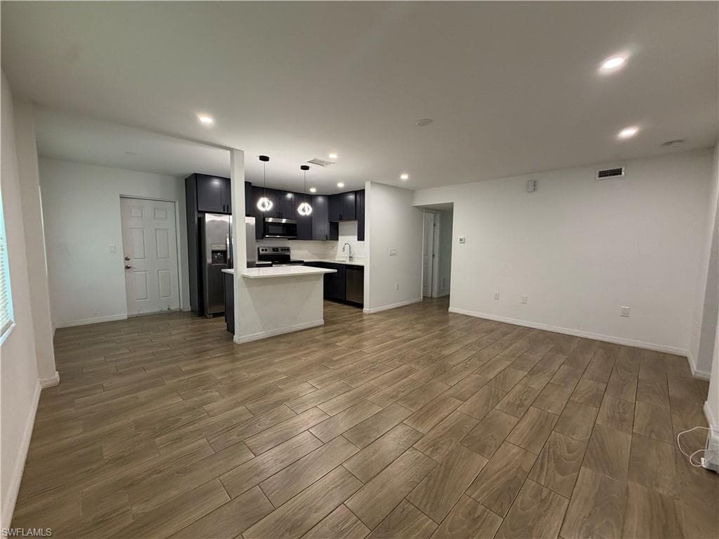 1920 Oakley AVE-2