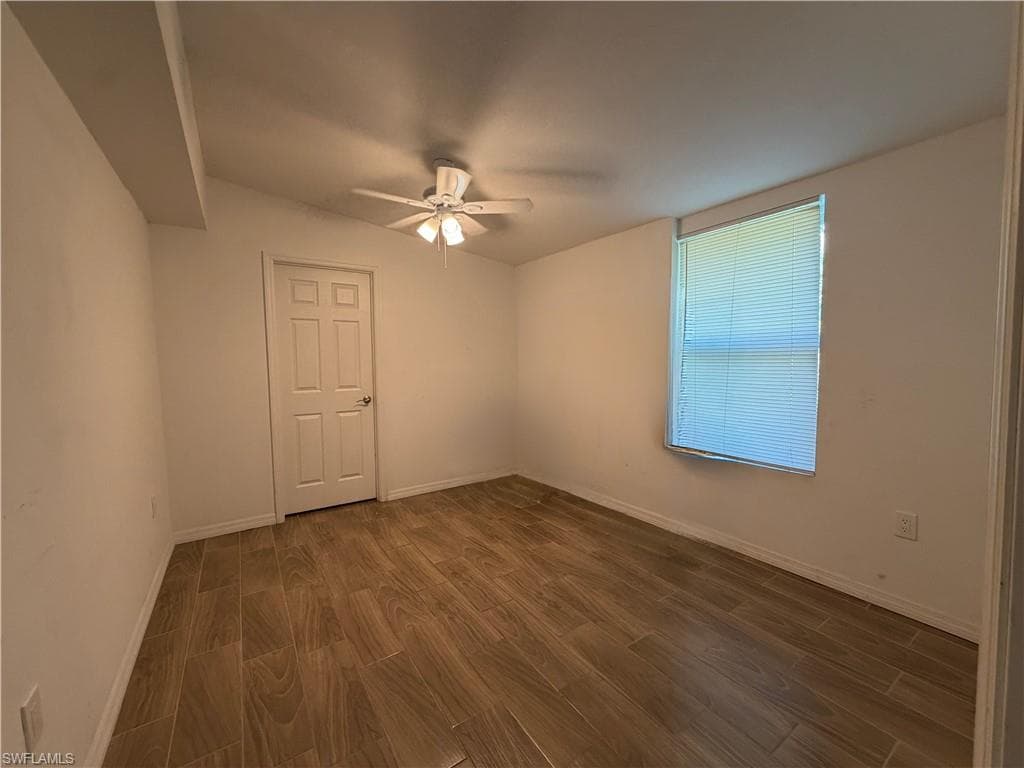 1920 Oakley AVE-16