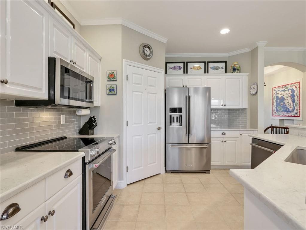 882 Carrick Bend CIR 102-13
