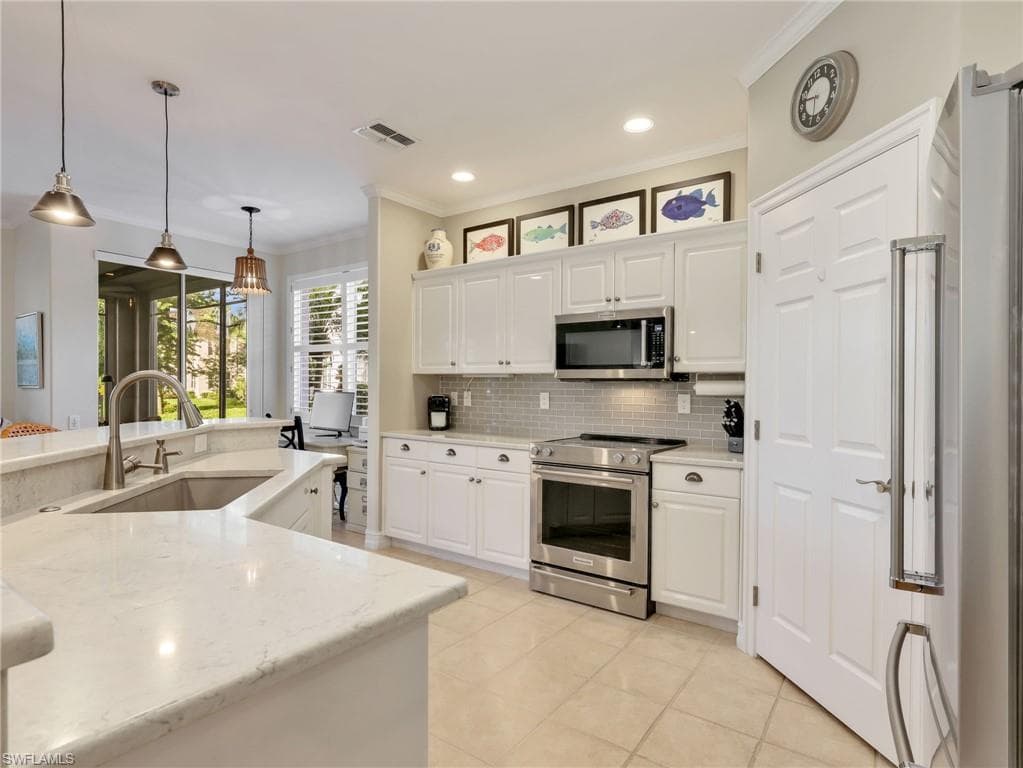 882 Carrick Bend CIR 102-12