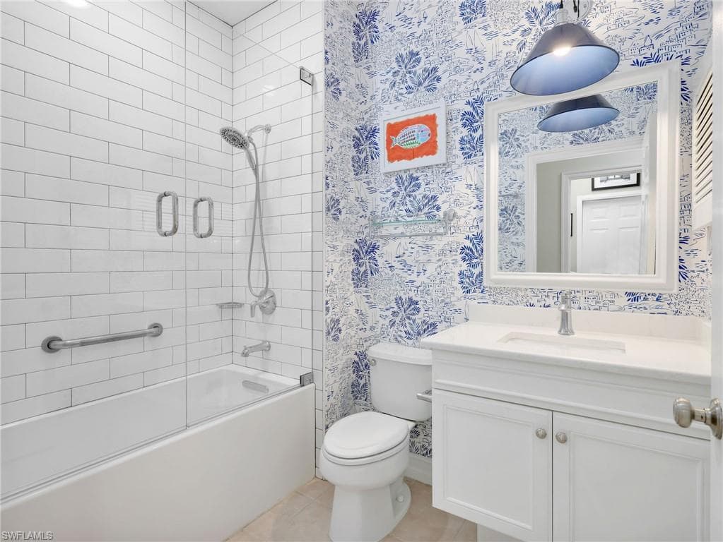 882 Carrick Bend CIR 102-32