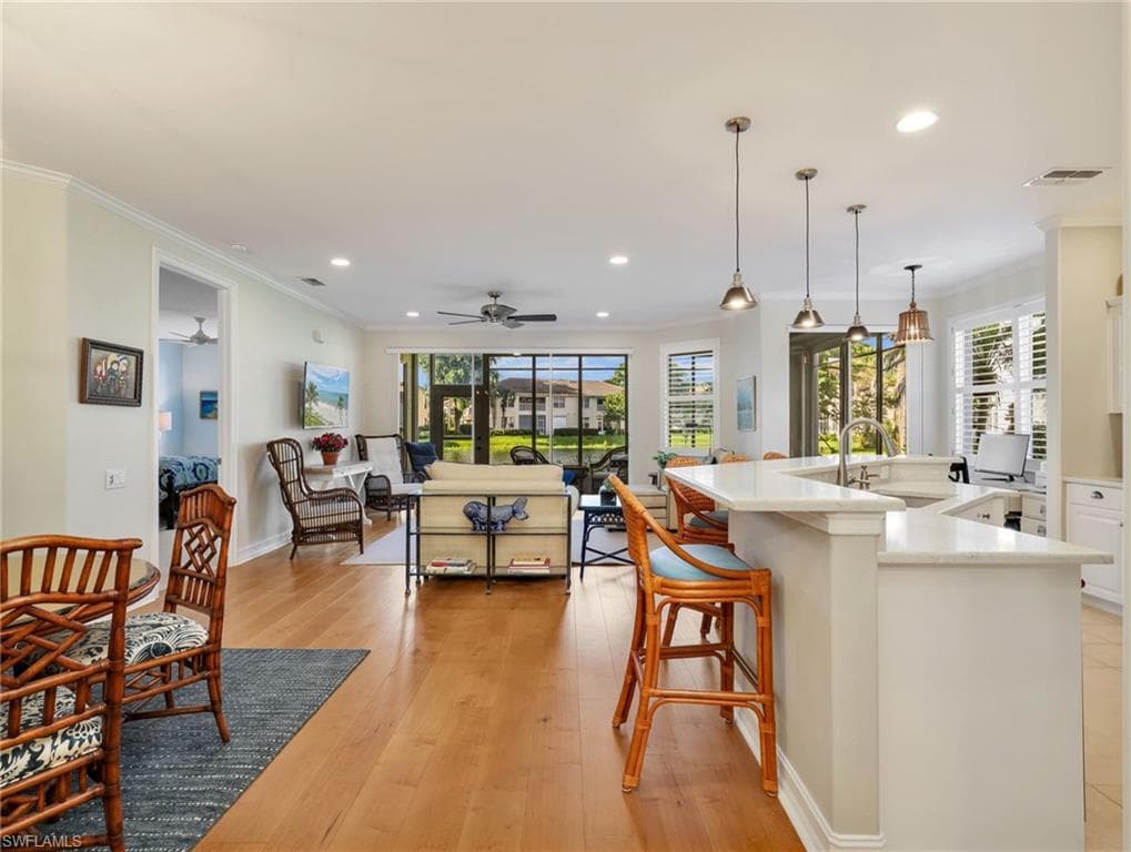 882 Carrick Bend CIR 102-9