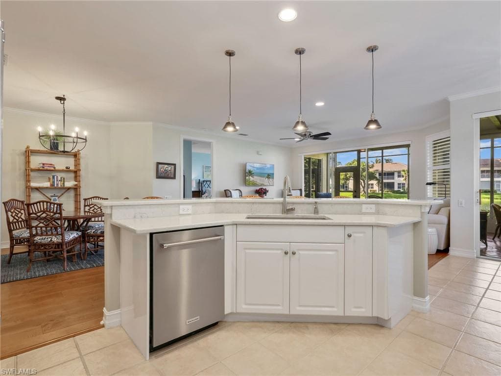 882 Carrick Bend CIR 102-14