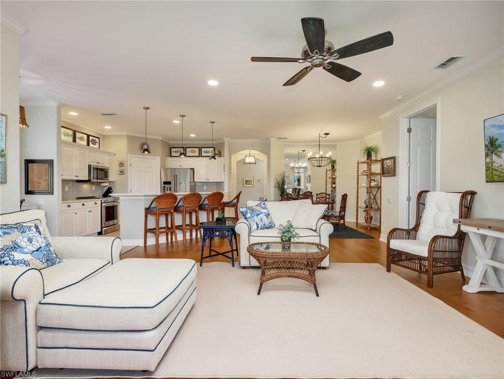882 Carrick Bend CIR 102-18