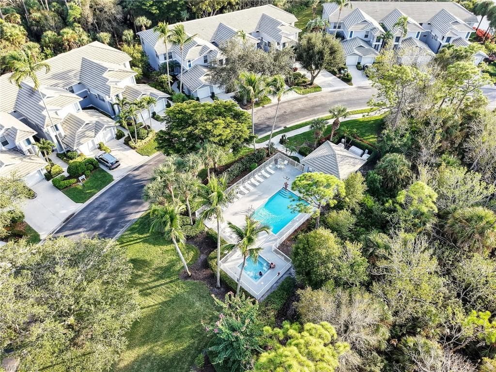 882 Carrick Bend CIR 102-37