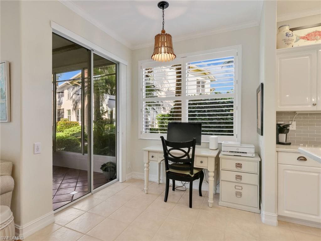 882 Carrick Bend CIR 102-15