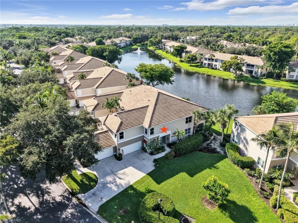 882 Carrick Bend CIR 102-4
