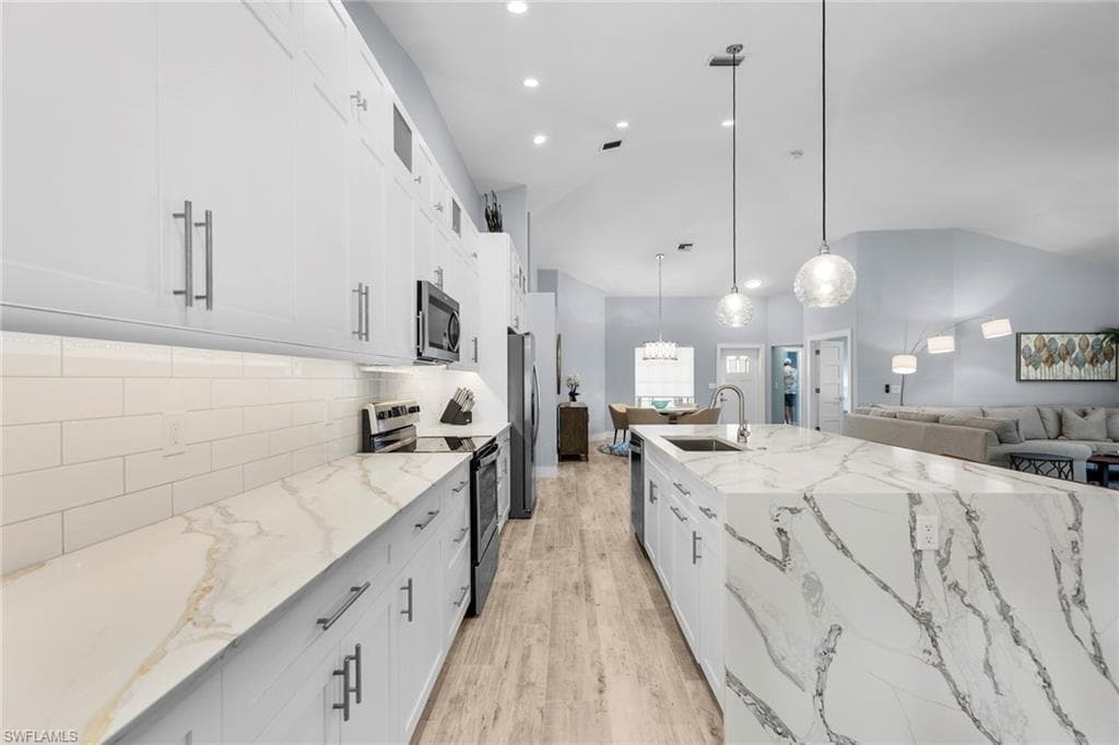 1511 Whispering Oaks CIR-12