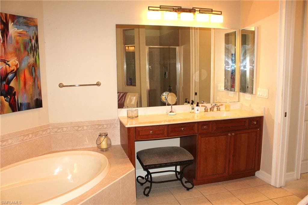 3127 Santorini CT-13