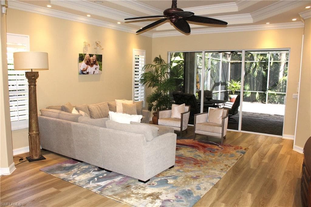 3127 Santorini CT-4