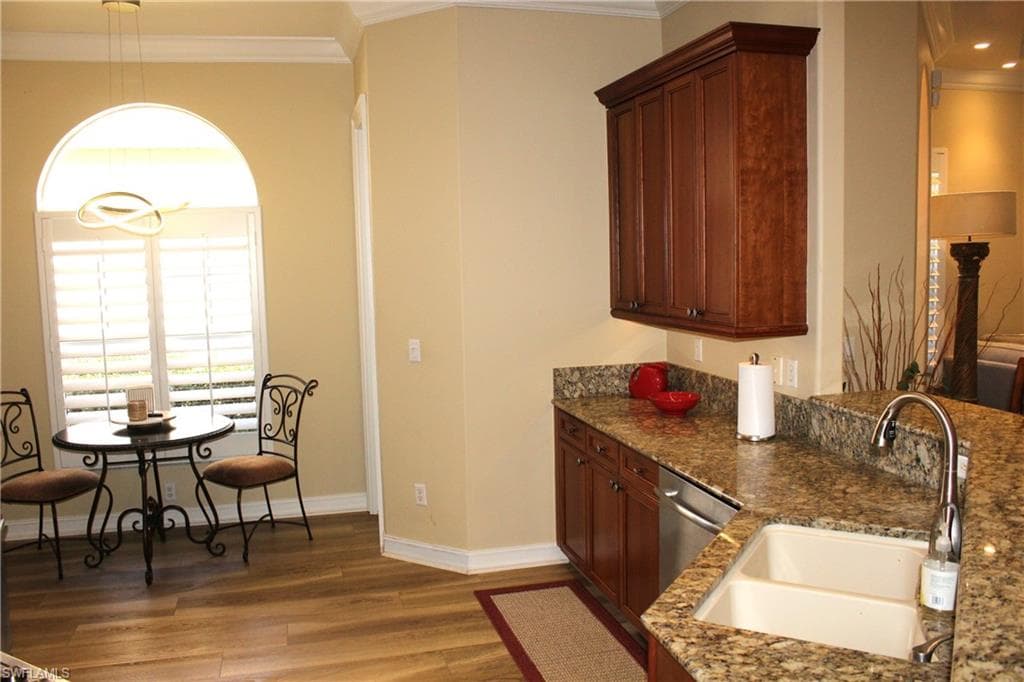 3127 Santorini CT-8