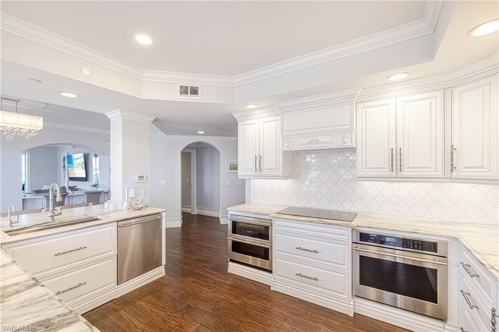 6061 Silver King BLVD 1001-13