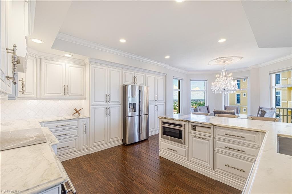6061 Silver King BLVD 1001-17