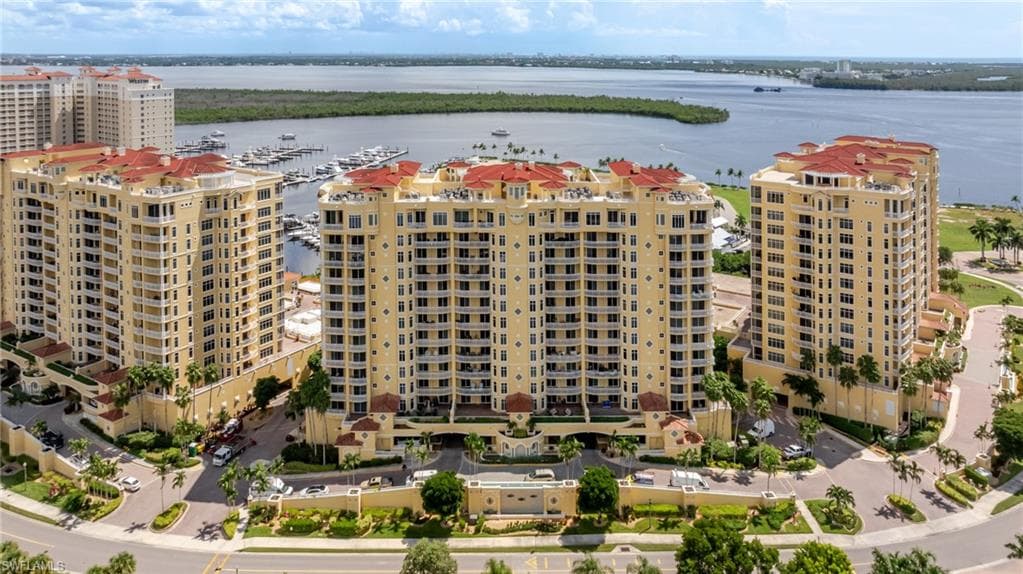 6061 Silver King BLVD 1001-61
