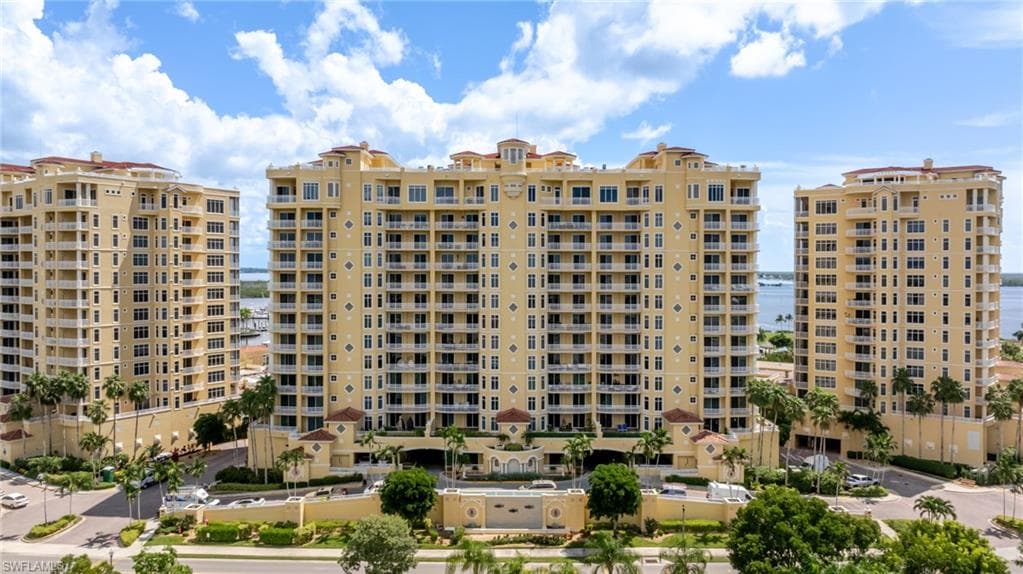 6061 Silver King BLVD 1001-60