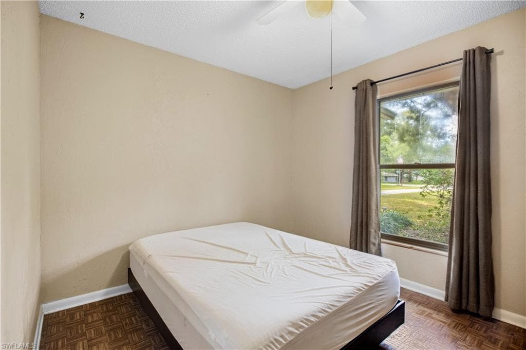 16564 25th LN-23