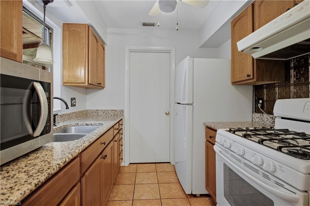 16564 25th LN-17