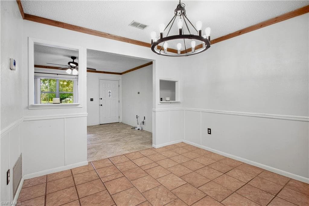 16564 25th LN-16