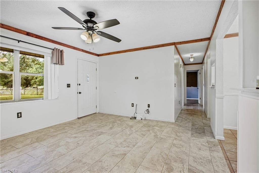 16564 25th LN-12