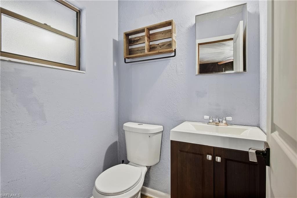 16564 25th LN-26