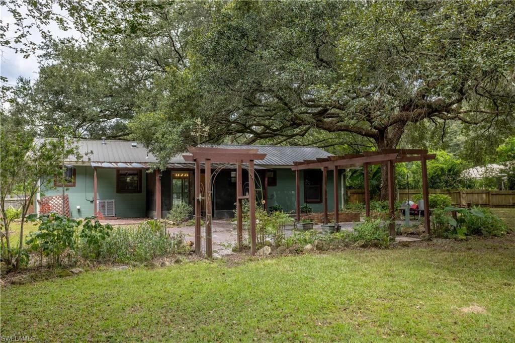 16564 25th LN-36