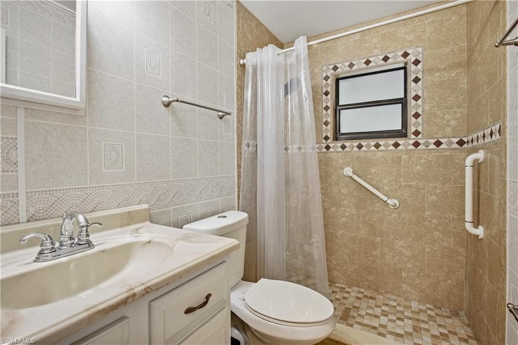 16564 25th LN-20