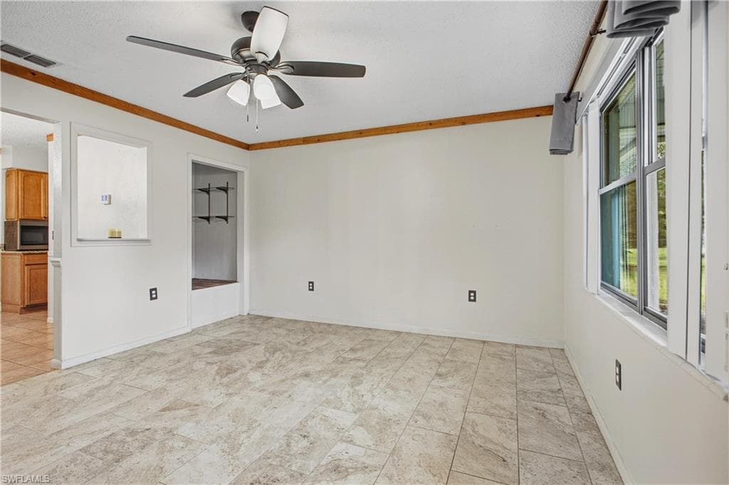 16564 25th LN-9