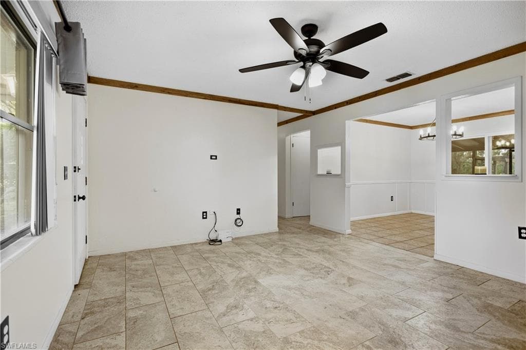 16564 25th LN-10