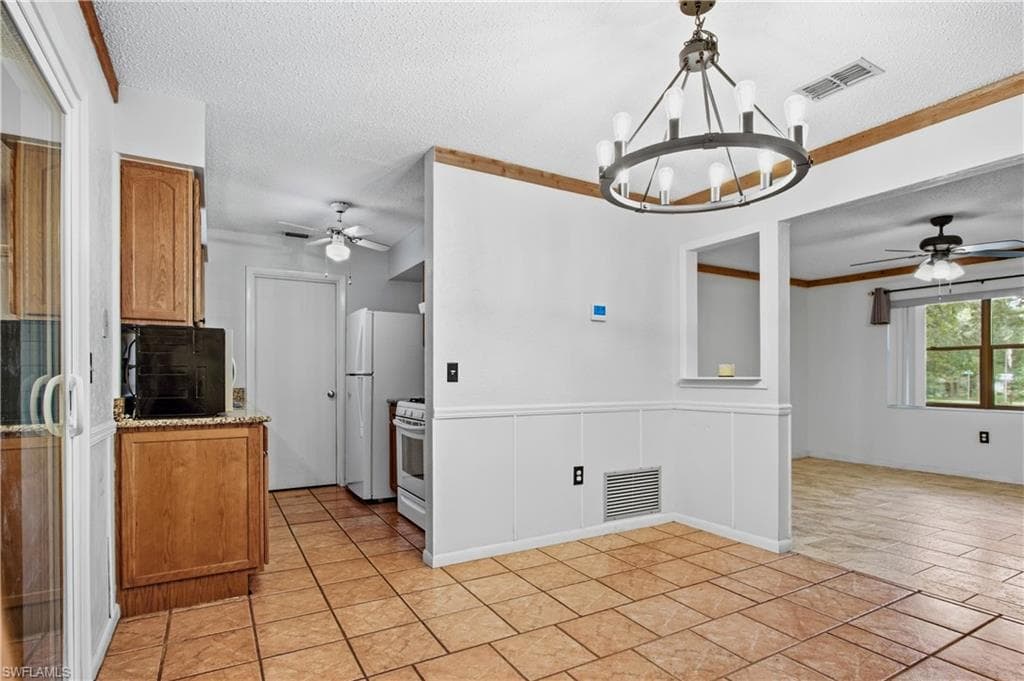 16564 25th LN-14