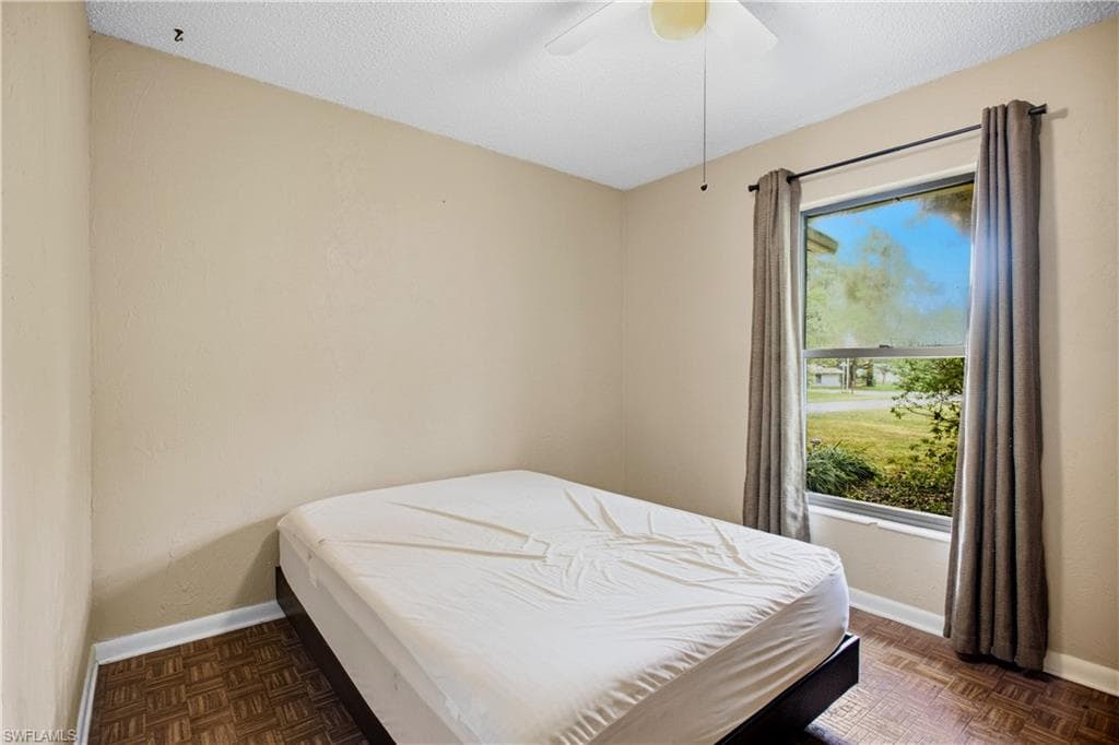 16564 25th LN-21