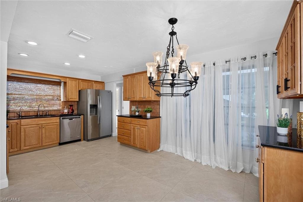 15853 Silverado CT-25