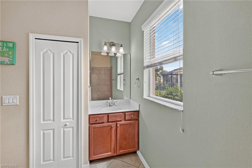 3576 Valle Santa CIR-16