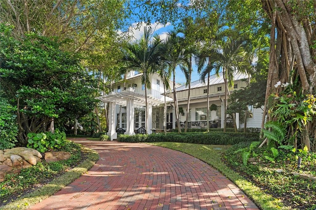 1800 Gordon DR-2