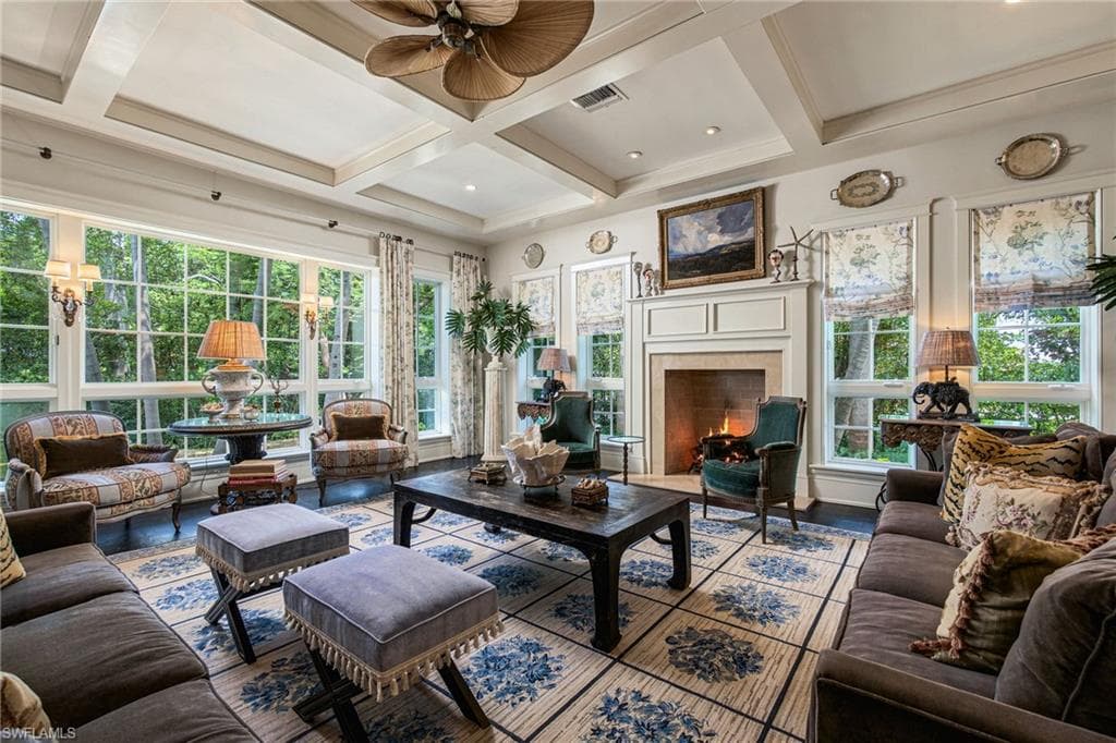 1800 Gordon DR-6