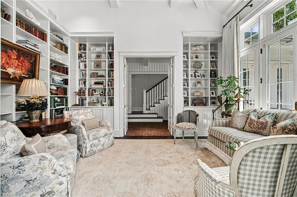 1800 Gordon DR-18