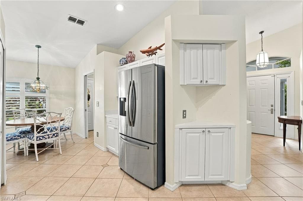 5253 Whitten DR-9